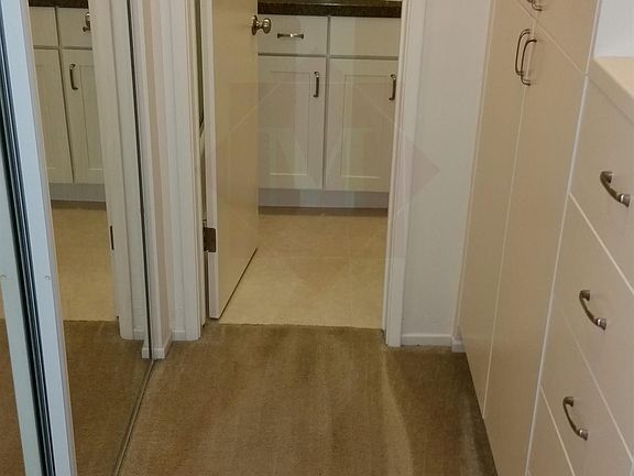2nd image of 1429 De La Vina St APT 6