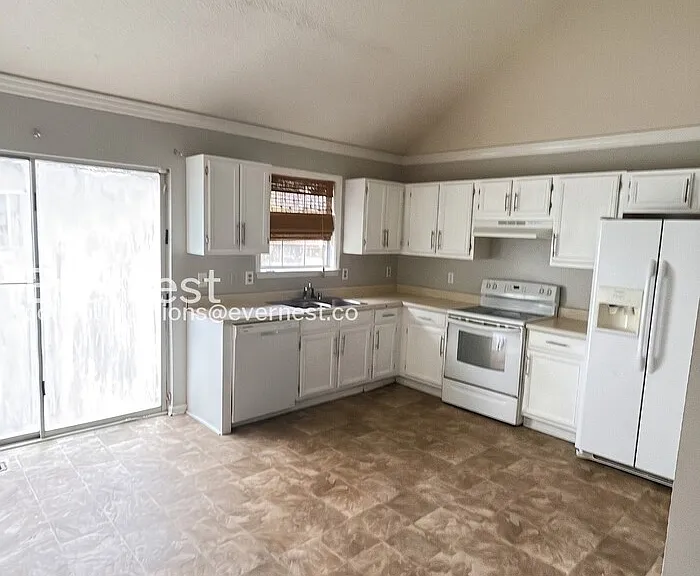 6825 Brittany Pl — Photo 2