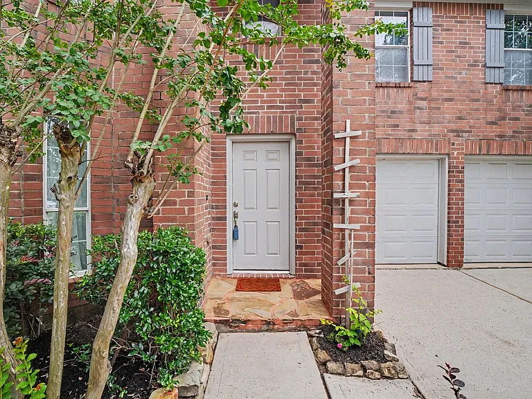 25338 Barmby Dr — Photo 3