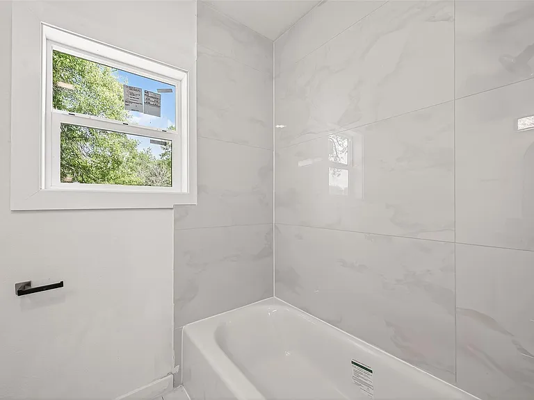 815 Brooks Ave — Photo 41