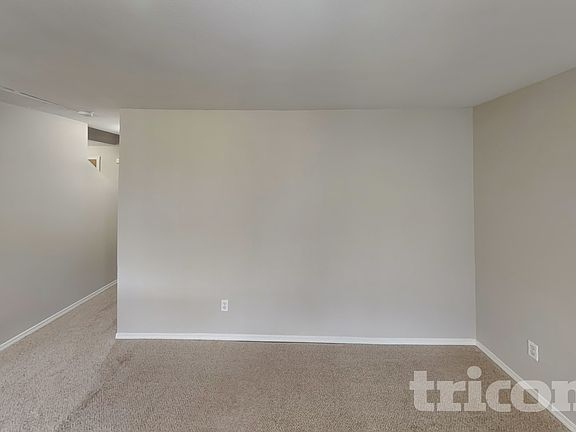 4th image of 1105 Village Pkwy E