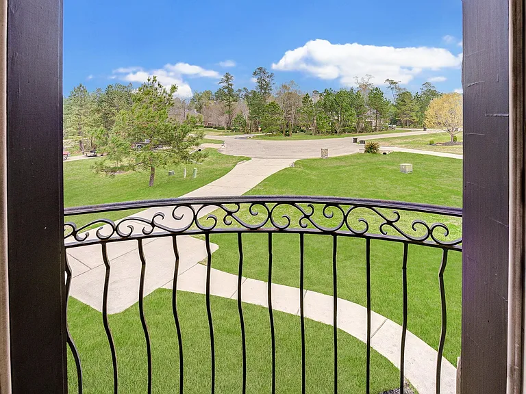 27303 Silver Jade Ct — Photo 36