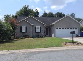 4562 Bottoms Rock Ln, Pfafftown, NC 27040
