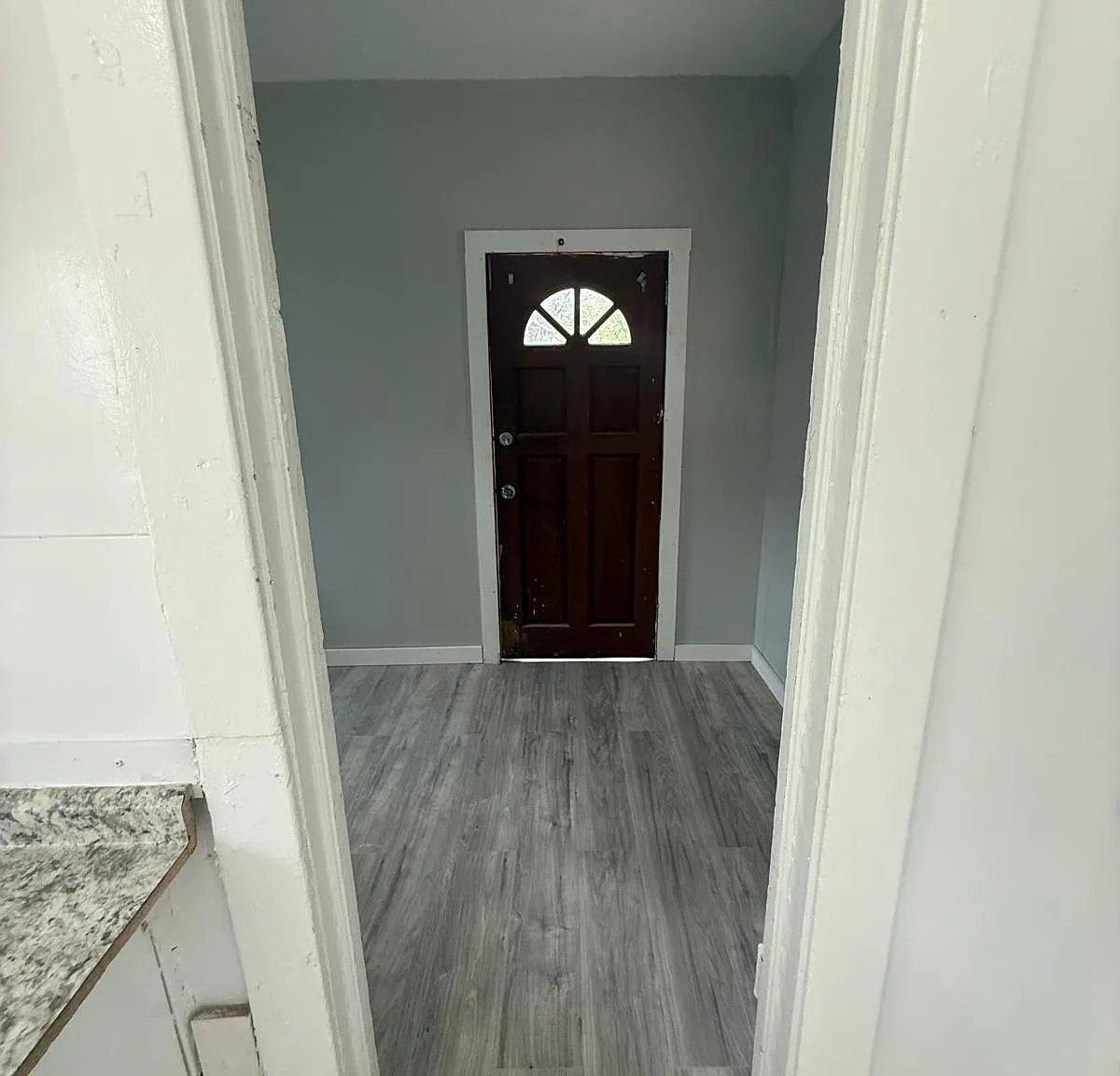 3 bed, 1280 sqft, $1,200 — Photo 2
