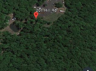 201 Green Hill Dr, Green Lane, PA 18054