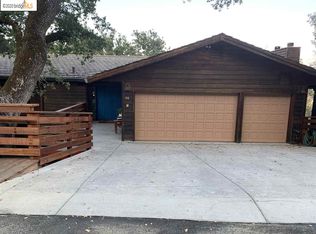 66 Charles Hill Rd, Orinda, CA 94563