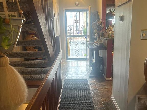 3rd image of 3055 Shepperton Ter