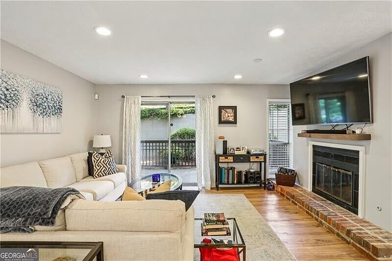 1st image of 2901 Lenox Rd NE #502