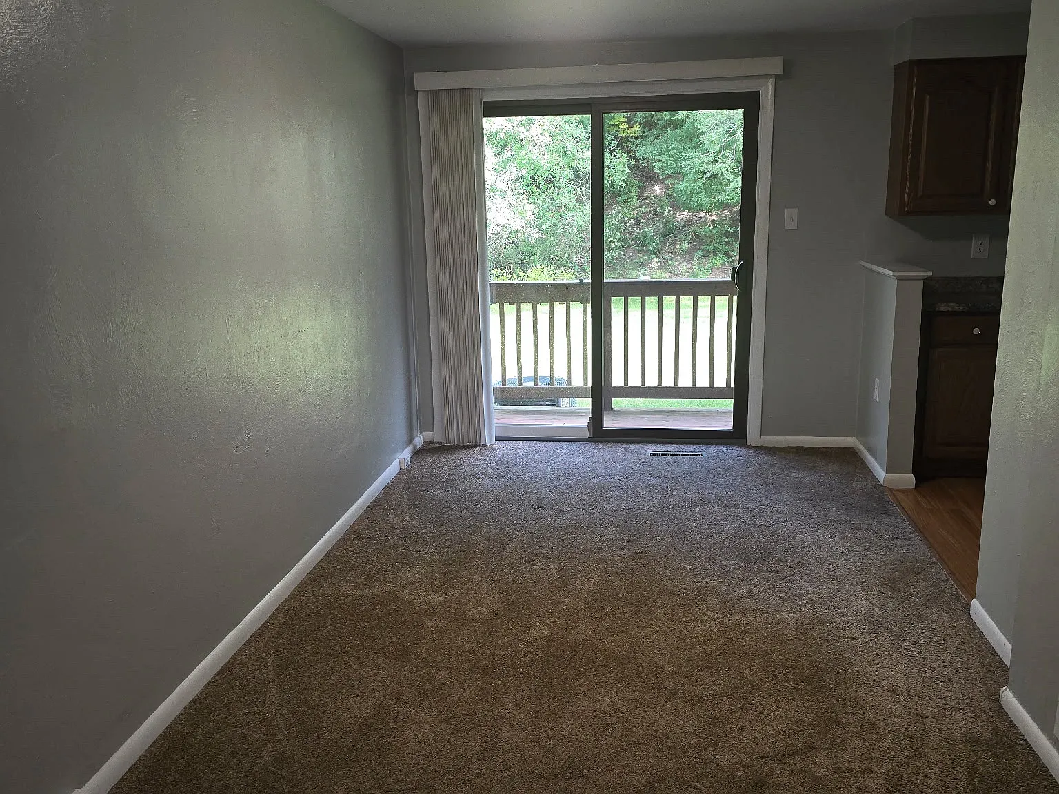 3 bed, 1.5 bath, 1200 sqft, $1,800 — Photo 4