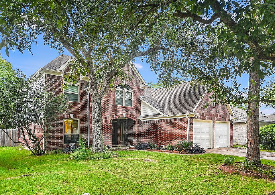 1st image of 207 Harwood Dr
