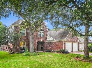 207 Harwood Dr, League City, TX 77573