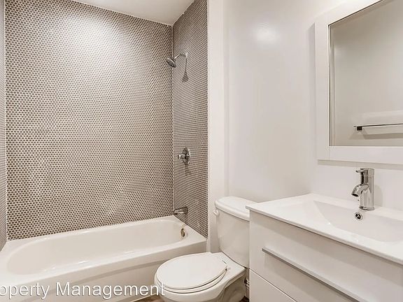 5th image of 11807 Courtleigh Dr APT 3
