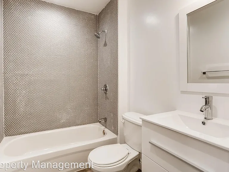 11807 Courtleigh Dr #3 — Photo 5