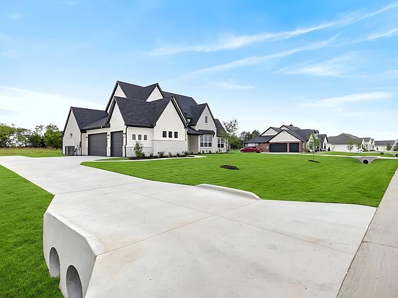 3rd image of 129 Aiden Dr