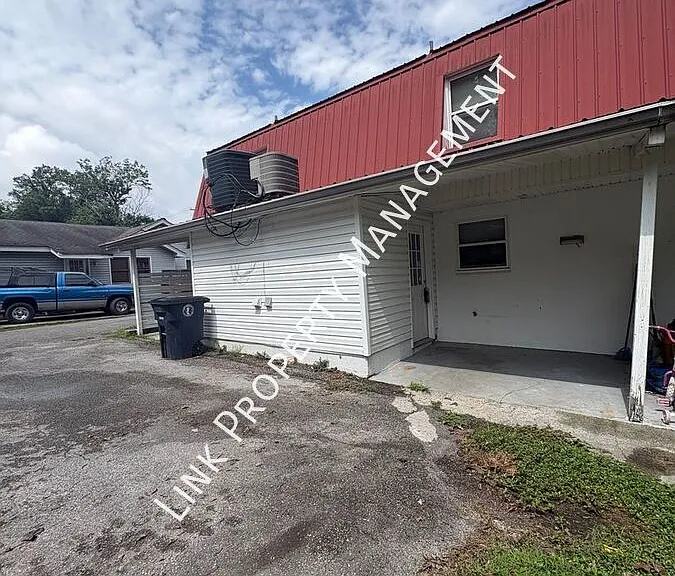 1640 Keeble St — Photo 32