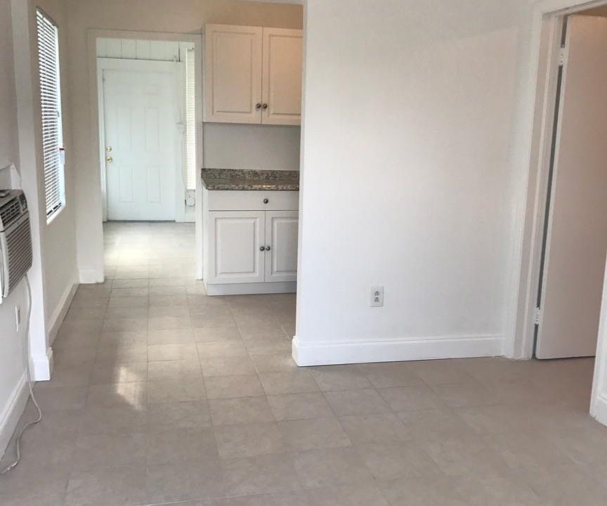 1st image of 419 N D St