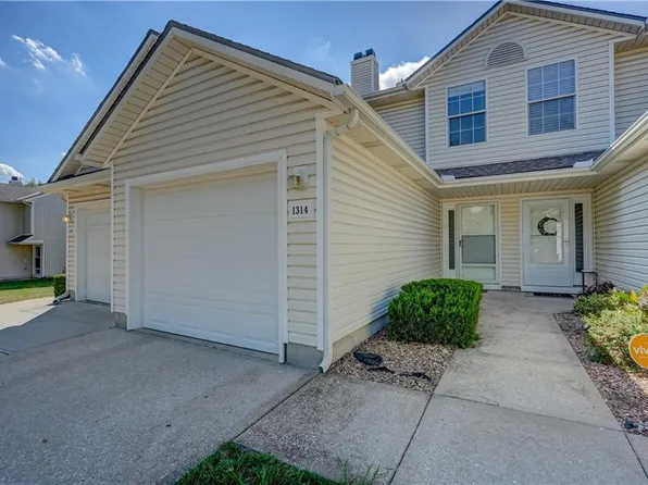 1314 SE Norwood Dr, Lees Summit, MO 64081