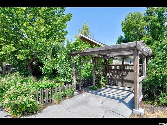 5th image of 667 E Kensington Ave