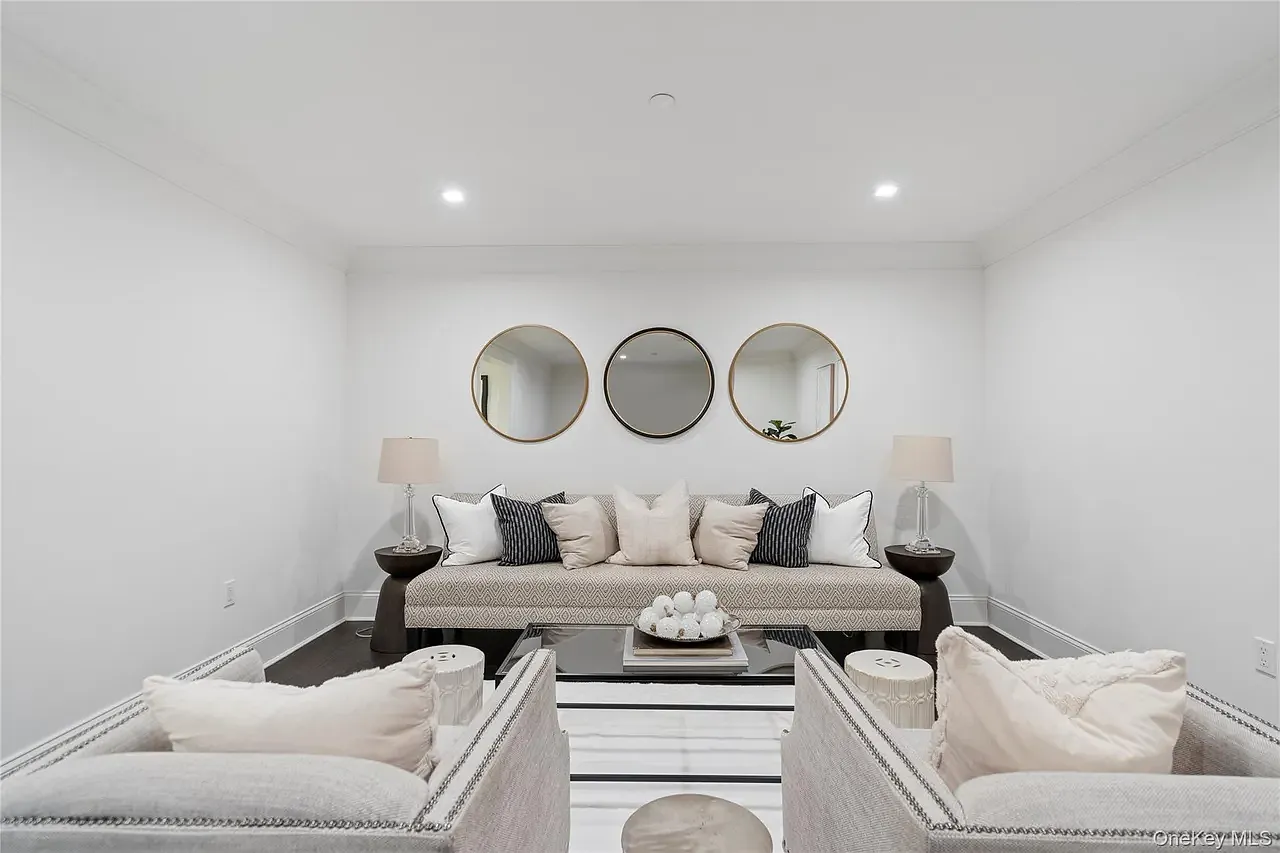 3 bed, 3.5 bath, 3792 sqft, $10,500 — Photo 4