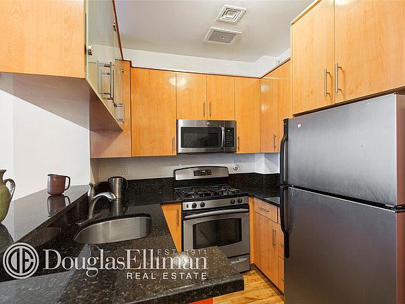 4th image of 227 E 111th St APT 1D