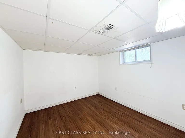 87 Vauxhall Dr — Photo 12