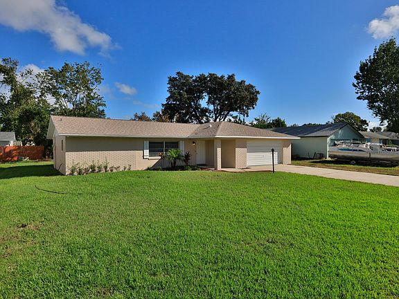 2nd image of 1065 Wexford Way