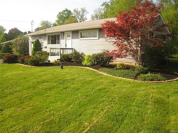 3rd image of 204 Aldenwood Dr