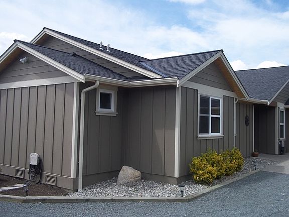 3rd image of 950 Karen Ann Dr