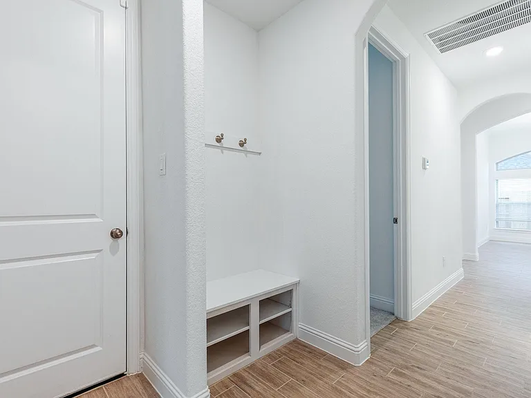 1403 Woodson Ridge Ln — Photo 38