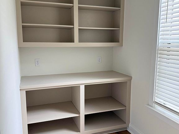 5th image of 1773 Holland Rd