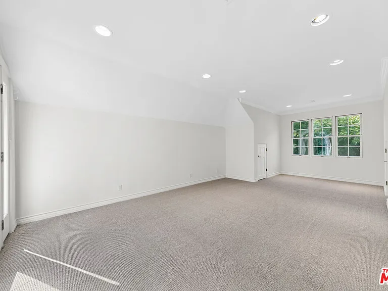 5958 Busch Dr — Photo 30