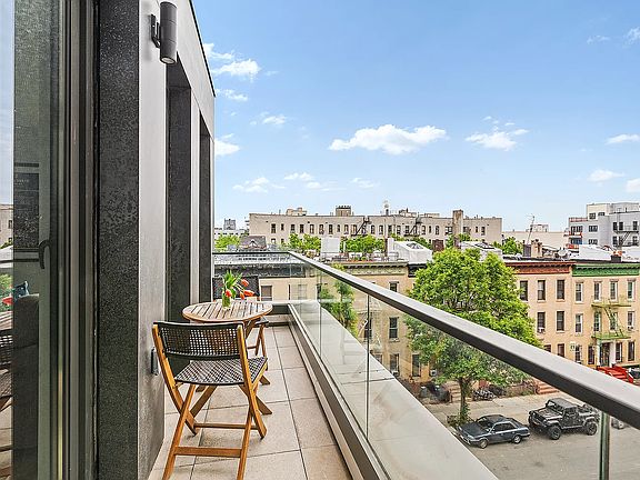 3rd image of 805 Washington Ave #4B