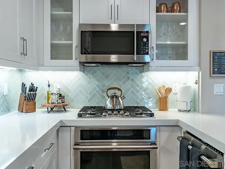 824 Jersey Ct — Photo 21