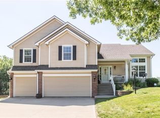 4402 Kensington Dr, Saint Joseph, MO 64506