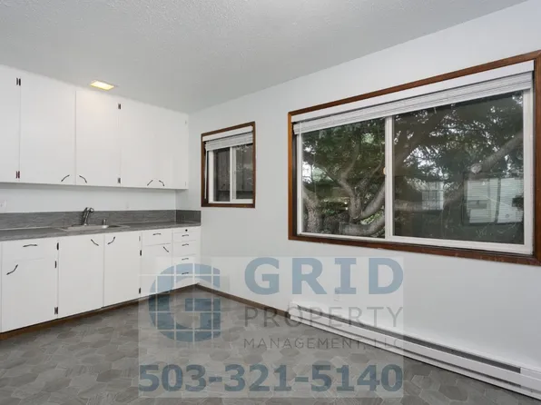 1131 SE 17th Ave #F, Portland, OR 97214