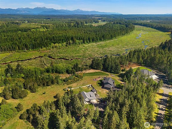 3rd image of 120 E Timber Ridge