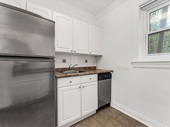 2nd image of 235 Charlotte St #50134A-27