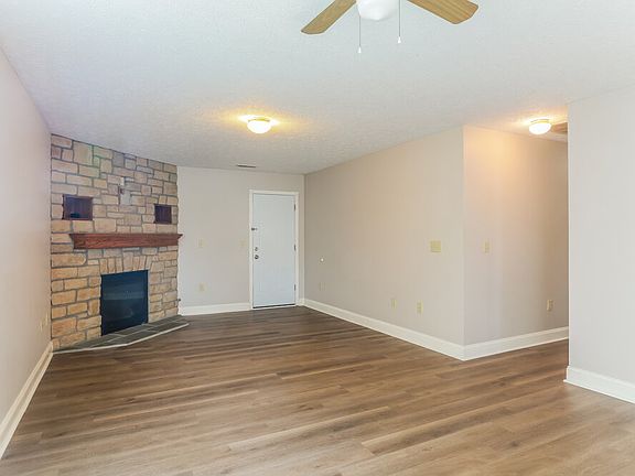 5th image of 3819 Liriope St