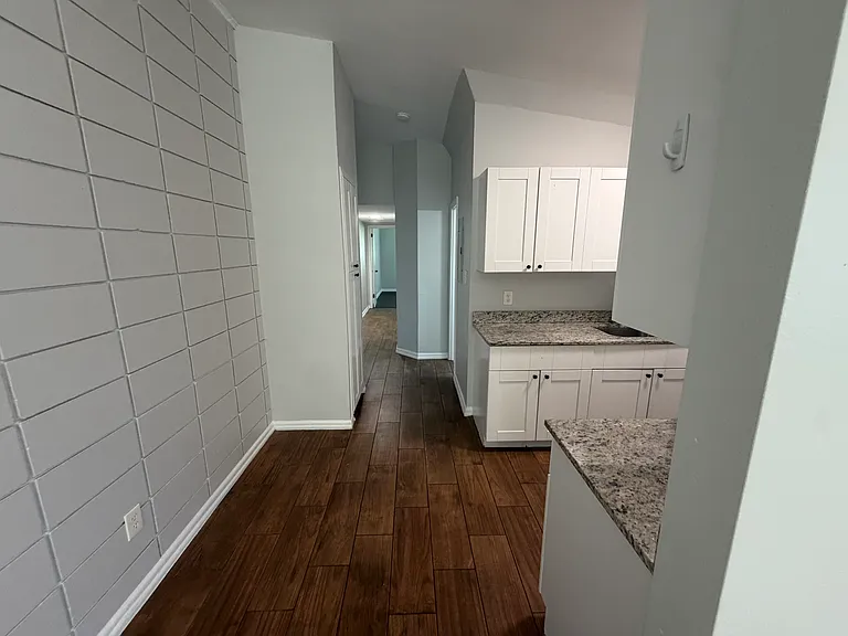 1720 Miller Ave — Photo 7