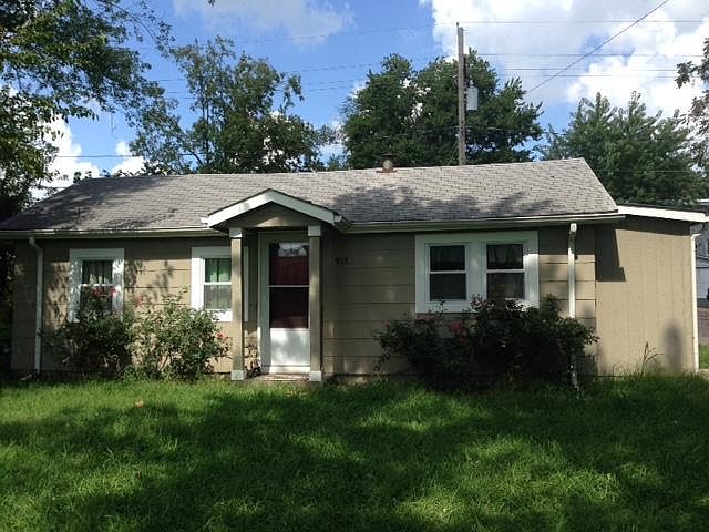 1st image of 916 E Wea St