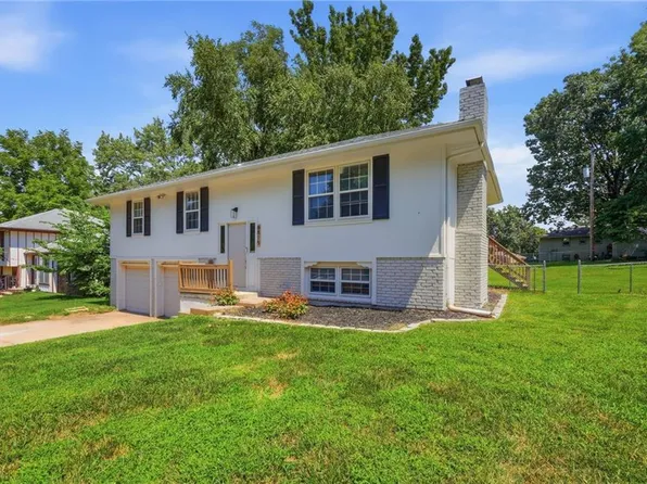 8815 N Grand Ave, Kansas City, MO 64155