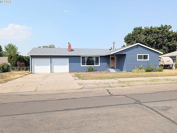 2nd image of 1050 Park St