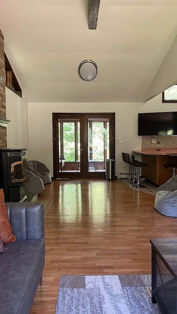 3 bed, 1600 sqft, $2,950 — Photo 3