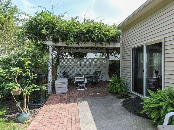 5th image of 10880 Parker Dr
