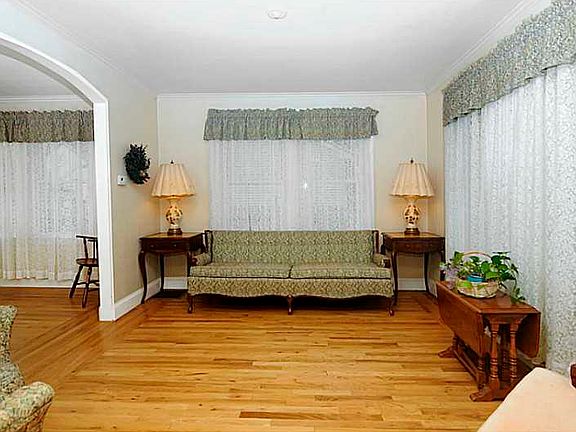2nd image of 82 General Hawkins Dr