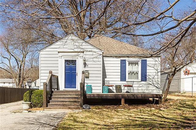 1st image of 704 W 86th St