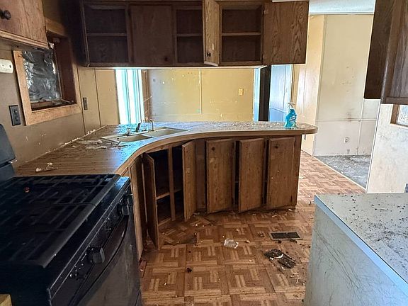 4th image of 802 S 3rd St