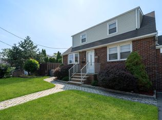 695 4th St, Secaucus, NJ 07094