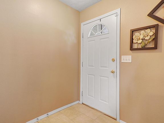 3rd image of 2839 Ohunter Ave