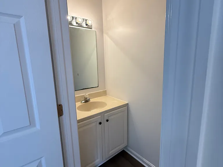 1/2 bathroom